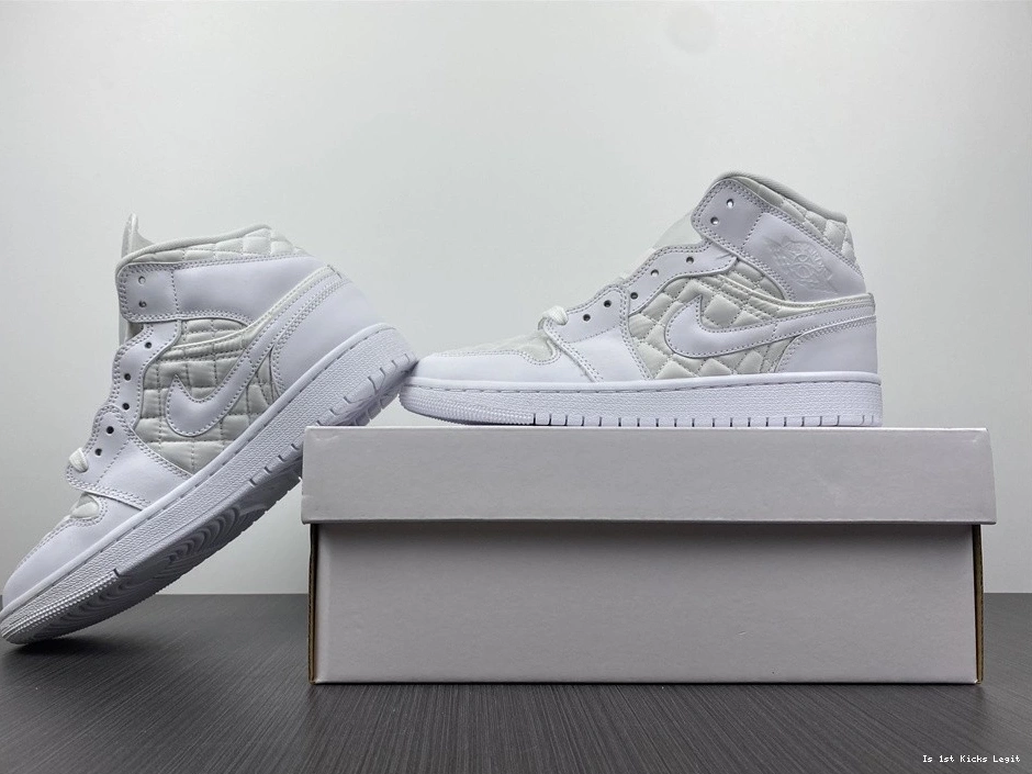 White - DB6078-100 Quilted 1 Jordan Mid (W) 0304